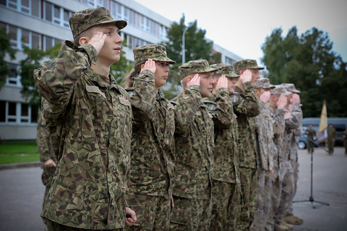Latvijas Nacionālās aizsardzības akadēmijas kadetiem pasniedz kokardes | by Latvijas Nacionālā aizsardzības akadēmija