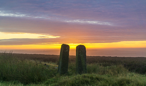 landscape derbyshire peakdistrict darkpeak totleymoss moorland gateposts goldenhour sunrise cloudscape clouds