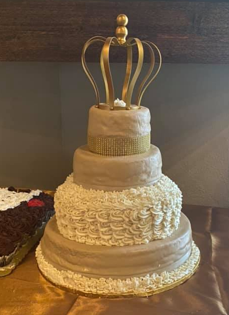 Cake by Queenbee Cakes Catering