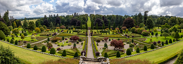 Drummond Castle Gardens - Panorama