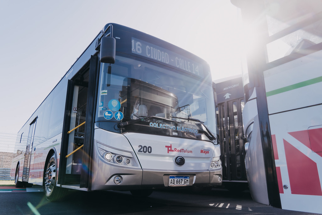 2021-09-28 PRENSA: RedTulum: presentaron 150 nuevas unidades del transporte público y firmaron convenios para adquirir otras 100