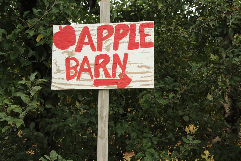 Apple Barn Sign