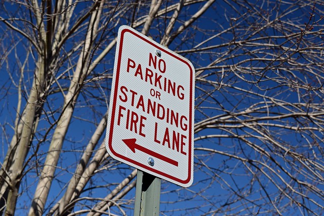 No parking sign at Warrenton Volunteer Fire Company [01]