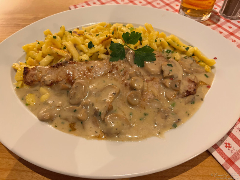 Jäger schnitzel with spátzle