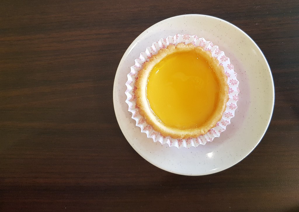 蛋撻 Egg Tart rm$2.50 & 香港絲襪奶茶 Hong Kong Milk Tea rm$4.90 @ 全日菠蘿包專賣店 All Day Polo Bun SS2