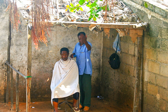 2013, Africa, Mozambique, Nampula province, Ilha (island) de Mozambique, Bairro de Santo Antonio, Barbershop