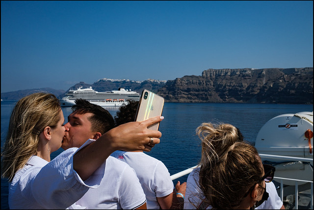 Lovers arriving in Santorini