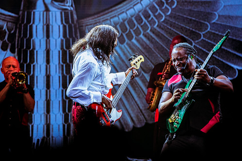 Earth, Wind & Fire