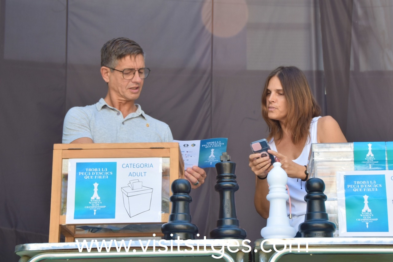 Entrega dels premis als guanyadors de la Gincana d’Escacs pels comerços de Sitges
