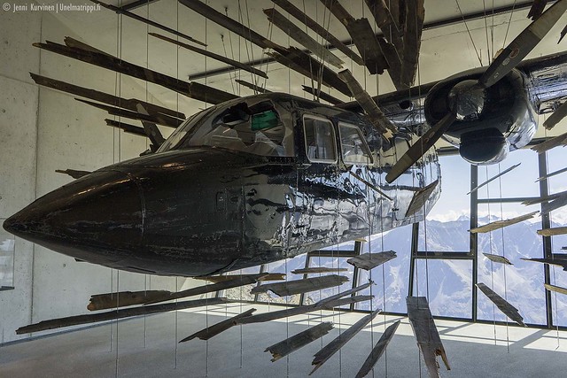 Lentokone 007 Elements -näyttelyssä