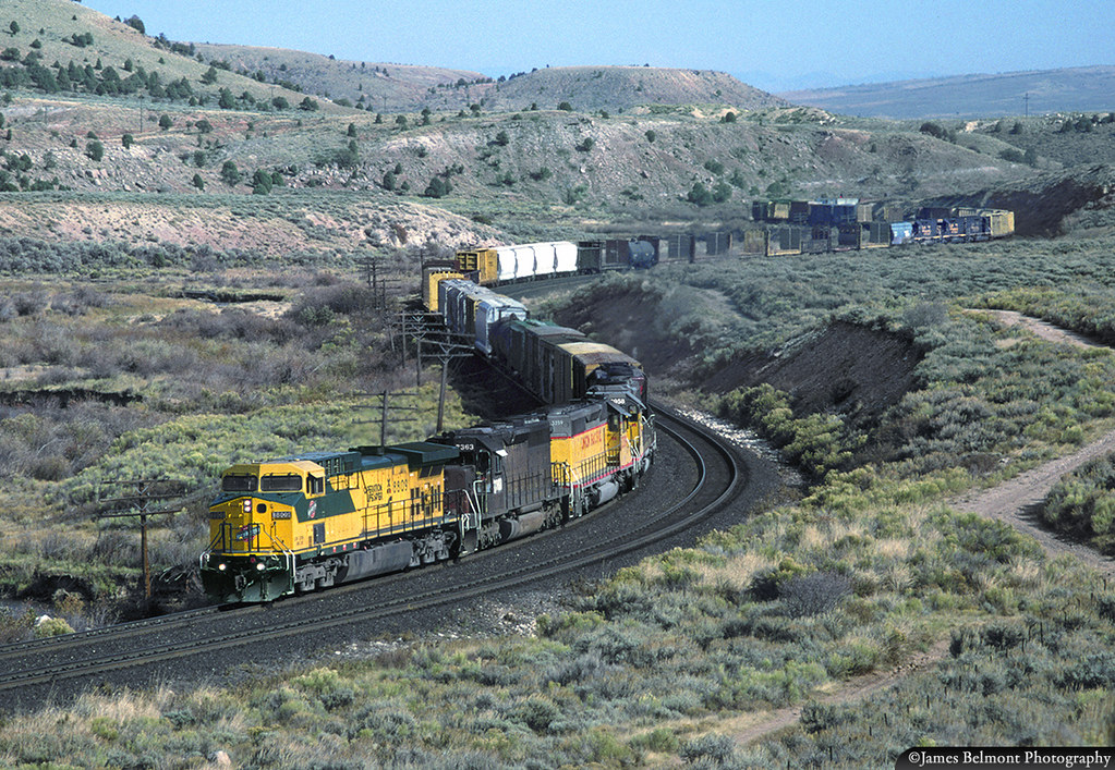 Multiple Reverse Curves | Chicago & North Western AC4400CW N… | Flickr