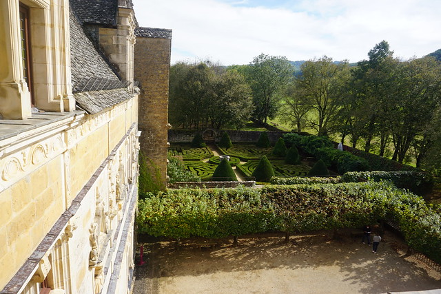 Château de Montal, Saint-Jean-Lespinasse : Vue sur les jardins