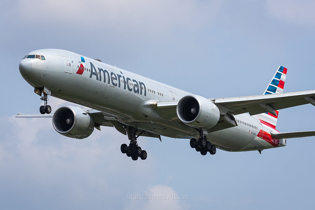 American Boeing 777-300ER N724AN