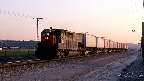 trains railroads southernpacific sp espee cottonbeltssw locomotive emd sd45t2 sunpig sprint spadra pomona california