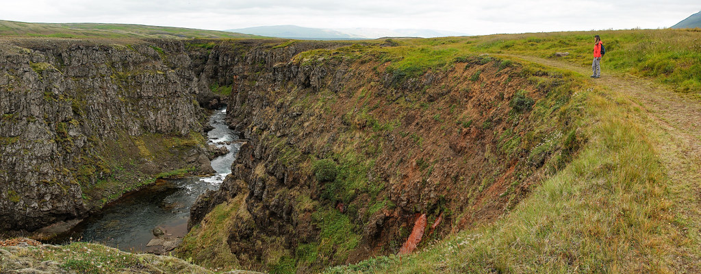 Islandia sin prisas... ¡Y con volcán en erupción! - Blogs de Islandia - Bienvenidos al norte: Kolugljúfur Canyon, Hvítserkur y Varmahlíd (1)
