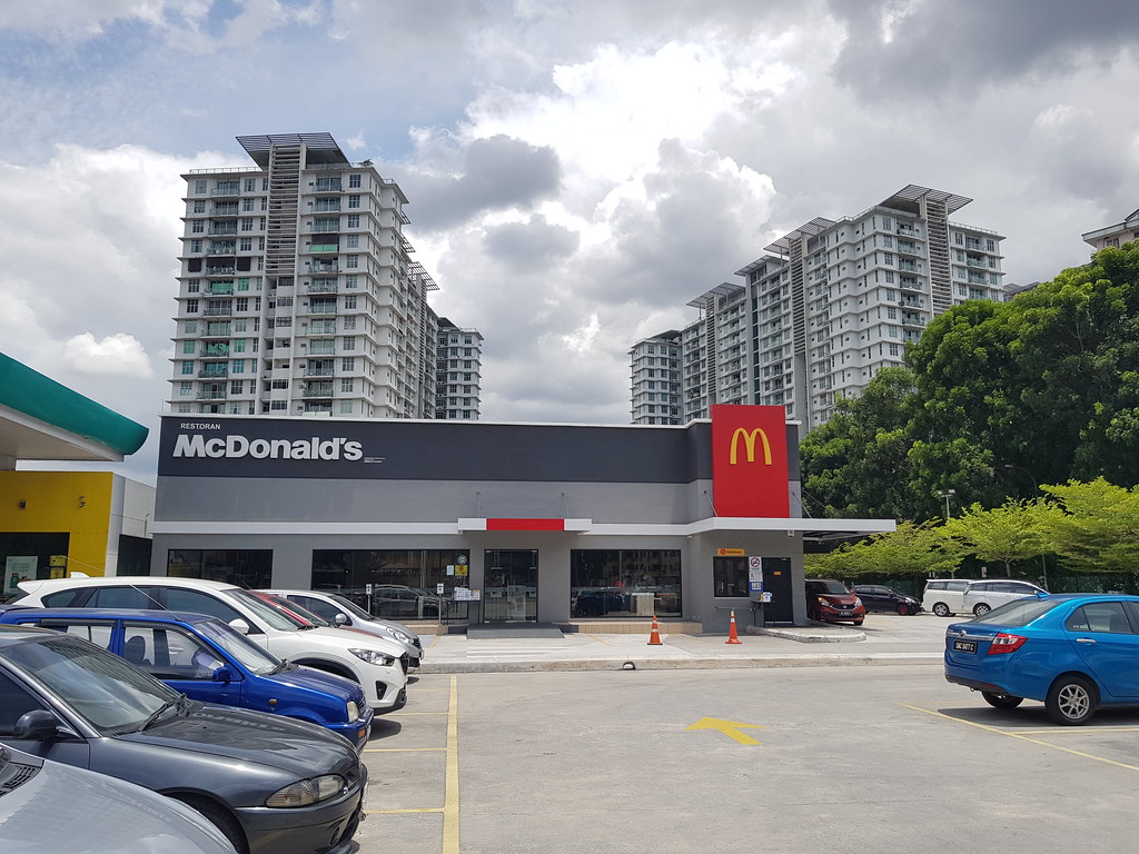 @ McDonald’s USJ 1 Drive-Thru at Petronas