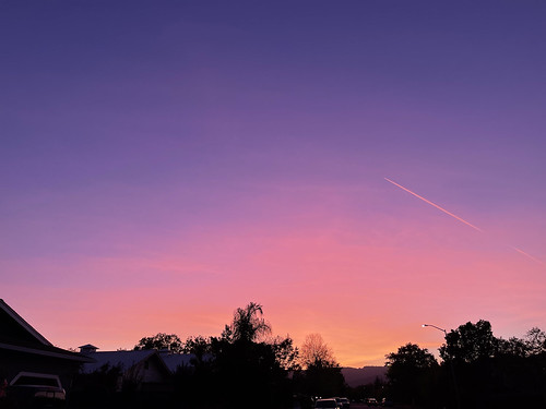 Sonoma sunset by sarahstierch, outside my house in Sonoma, Californiasunset sonoma california pink purple chemtrail