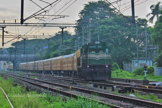 Punalur Trivandrum Express arrives at kollam junction