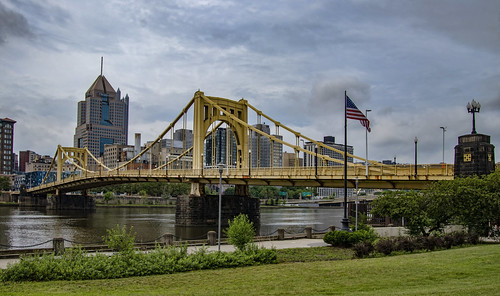 pittsburgh pennsylvania bridge sky clouds flag park view city dailyville ohiofoothills riverfront alleghenyriver