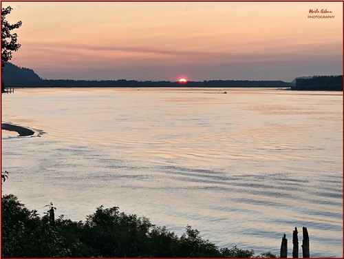 sunsets sun river water waterscene landscape columbiariver columbiarivergorge corbett greaterportlandarea oregon nature