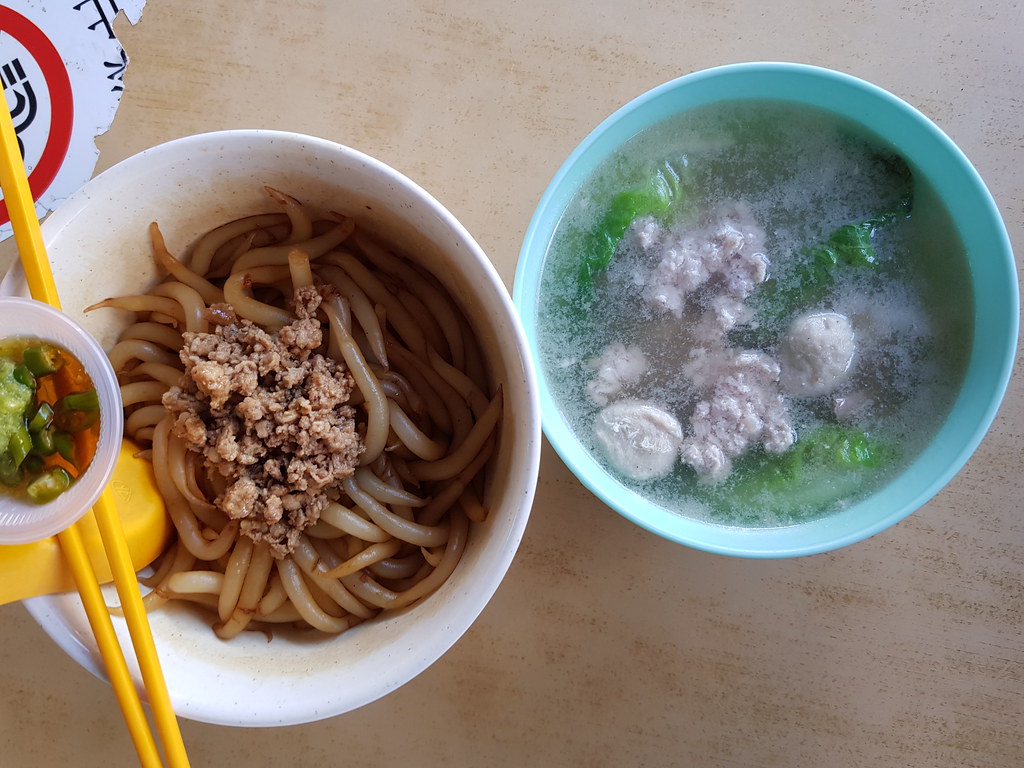干撈豬肉粉 Dry Pork noodle rm$6.50 & 奶茶 TehC rm$1.70 @ 相友海鮮茶餐室 Restoran Wai Kwan USJ6