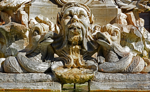 Fontana del Pantheon (Detail2)