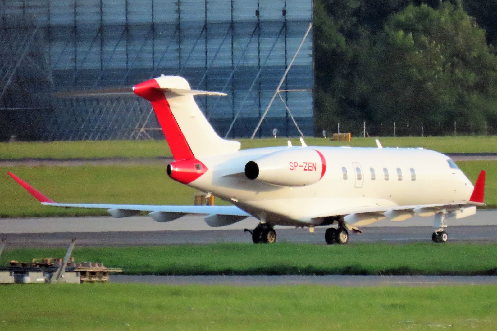 Jet Story 185H, Bombardier Challenger 350 (SP-ZEN) Palma To STN, Landed At Stansted Airport