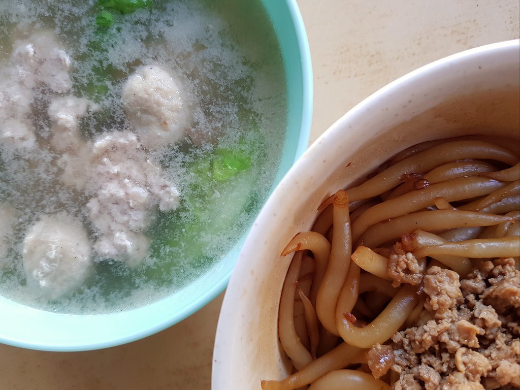 干撈豬肉粉 Dry Pork noodle rm$6.50 & 奶茶 TehC rm$1.70 @ 相友海鮮茶餐室 Restoran Wai Kwan USJ6