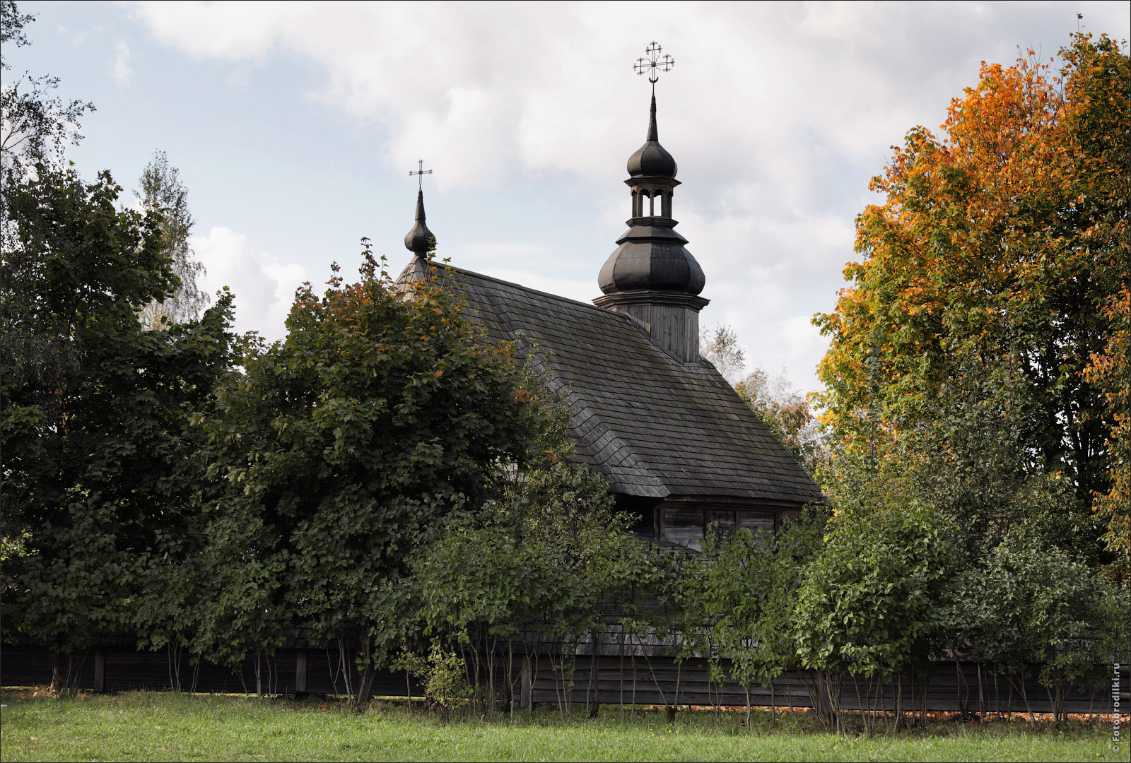 Покровская церковь из деревни Логновичи Клецкого района, музей народной архитектуры и быта, Беларусь