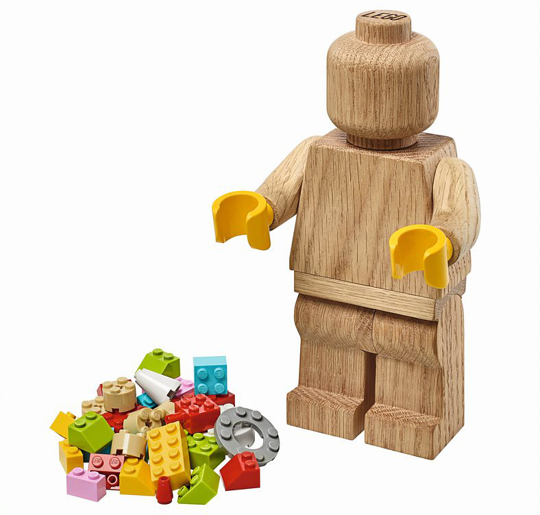 LEGO-Originals-minifigure_figure-and-loose-bricks