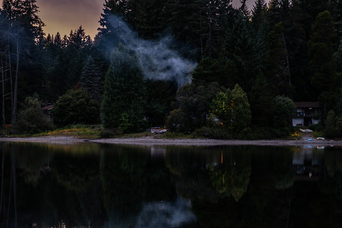 Lake View 2021 10 03 05, america pnw pacificnorthwest piercecounty stansberrylake usa unitedstates washington boat freshwater jfflickr lake photosbydavid plant postedonflickr reflection sky smoke transportation tree water