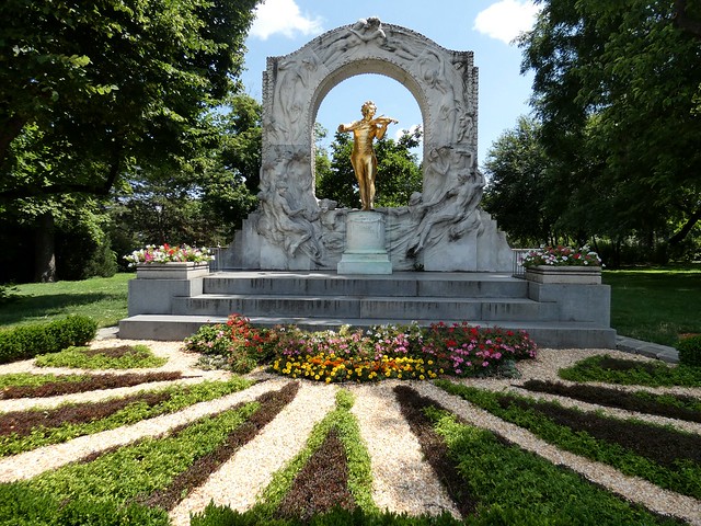 Johann Strauss Denkmal / Johann Strauss Monument