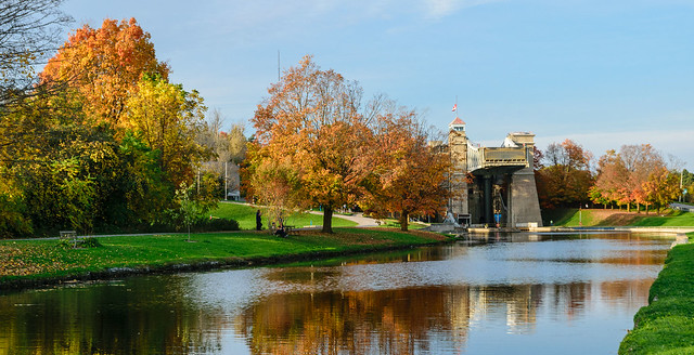 Autumn Colours - Trent Canal Peterbrough 7854