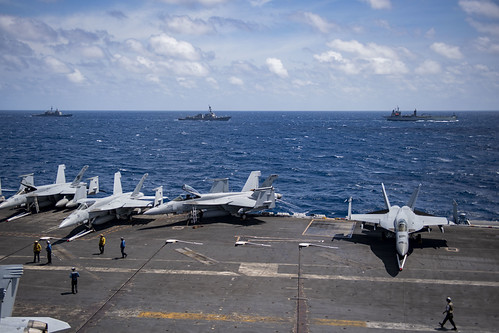 211010-N-YN807-1006 | by U.S. Pacific Fleet