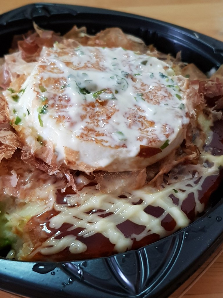 大阪燒配雞蛋 Okonomiyaki Egg rm$5.60 & ウォンダコーヒー Wonda Coffee Latte rm$1.50 @ AEON Big Subang Jaya SS16