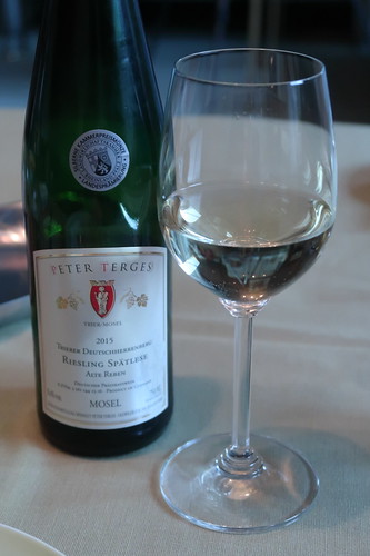 Trierer Deutschherrenberg Spätlese Riesling mit ausgewogener Fruchtsüße (vom Weingut Peter Terges)