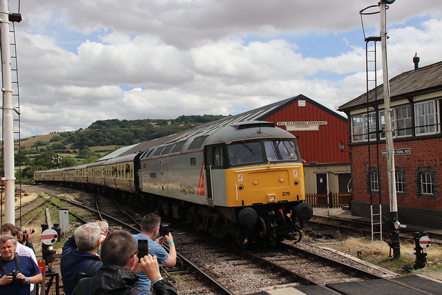 Class 47376 arriving at winchcombe