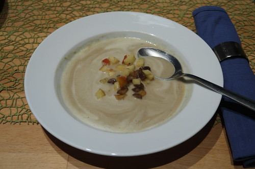 Kastanien-Suppe mit Apfel-Kastanien-Einlage (mein Nachschlag)