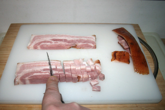 13 - Dice pork belly / Bauchspeck würfeln