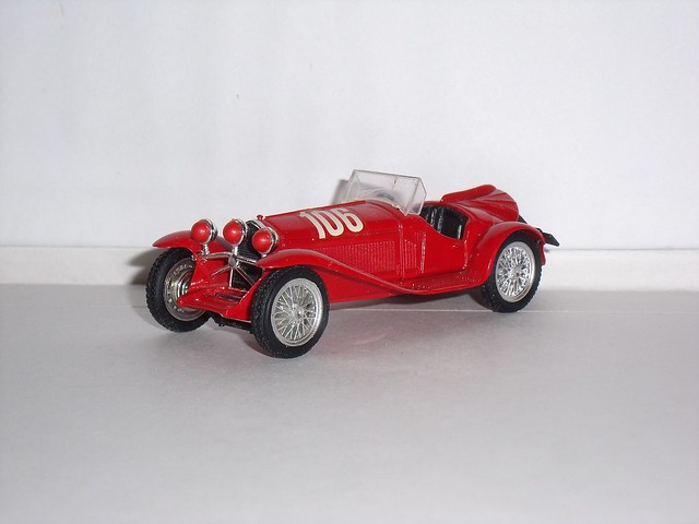 Alfa Romeo 8C 2300 Mille Miglia 1932 #106 Borzacchini / Bignami (Brumm 1/43)
