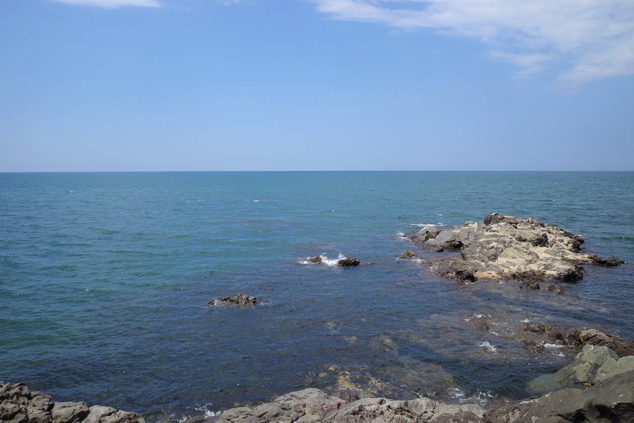 十六羅漢岩から眺める海