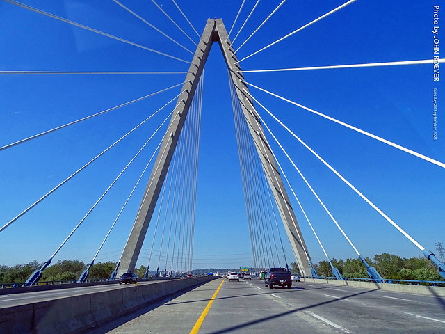 I-29/I-35 North on Bond Bridge, 28 Sept 2021