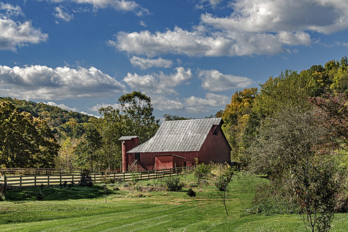 barnsilo farm redbarn craigcounty fall autumn bobbell nikon d850 drivingbackroads va virginia huffman clouds landscape barn silo
