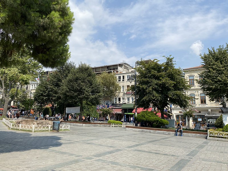 Стамбул - Площадь недалеко от Султанхамет