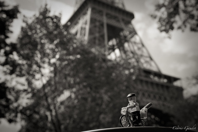 Eugène à la tour Eiffel