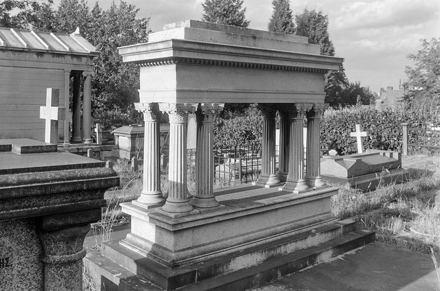 Tomb, West Norwood Cemetery, West Norwood, Lambeth, 1991, 91-9k-43