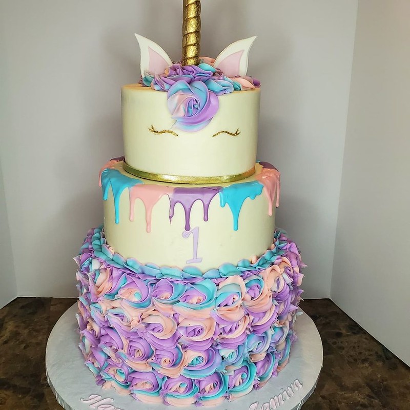 Cake from Custom Cakes by Liz's