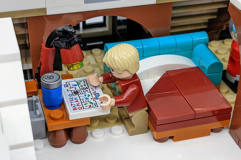 LEGO Home Alone Interior_212400100