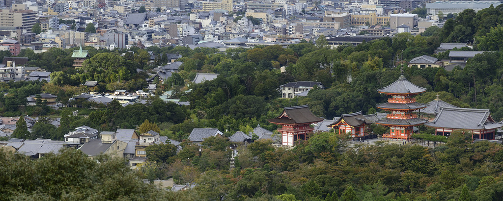 Kiyomizu and Gion from Above / 清水と祇園
