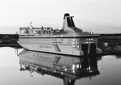 dfdsseaways queenofscandinavia ship ferry oskarshamn tranquil reflections mirror water harbor harbour port goldenhour bluehour sunset kodakplusx 125px tranquility serenity evening